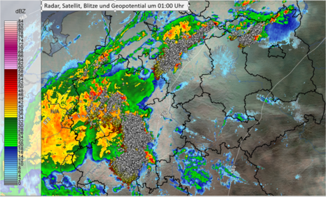 Radarbild, Satellitenfilm, Blitze und Geopotential um 01:00 Uhr. (Quelle DWD)