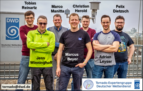 Auf dem Bild sieht man die Mitglieder der Tornado-Expertengruppe des Deutschen Wetterdienstes.