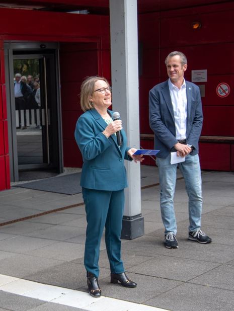 Prof. Dr. Sarah Jones (Präsidentin des DWD) und Felix Schwenke (Oberbürgermeister von Offenbach) eröffnen den Tag der offenen Tür an der DWD-Zentrale in Offenbach (Quelle DWD)