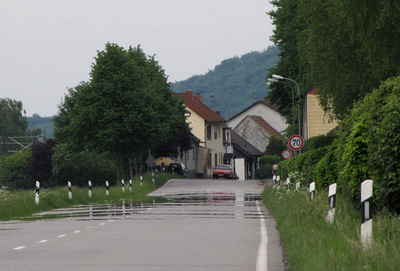 Luftspiegelung auf einer Straße